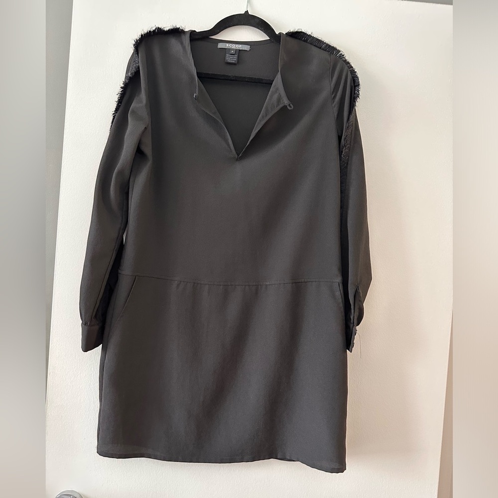 Scoop NYC black Long Sleeve V-Neck Dress with feathery fringe